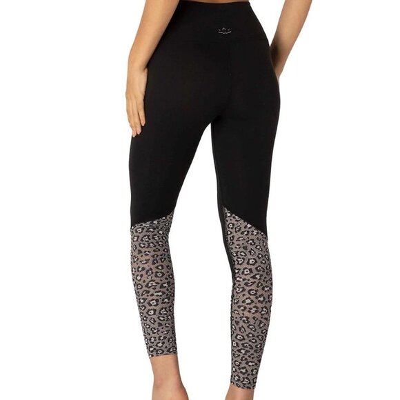 Beyond Yoga Leggings Size Small Black Leopard Back Me Up High Waisted 7/8 Length - Picture 8 of 10